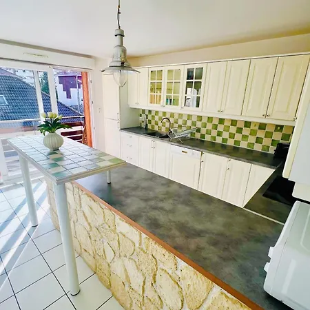 Comfortable In Near The Apartment