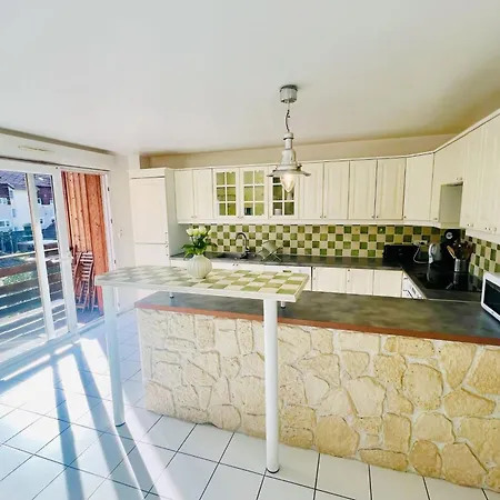 Apartment Comfortable In Near The *