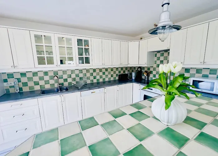 Apartment Comfortable In Near The *