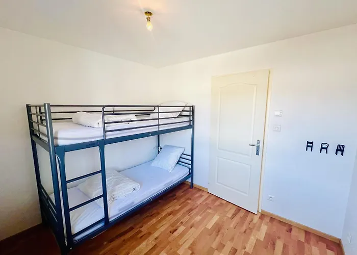 Comfortable In Near The Apartment